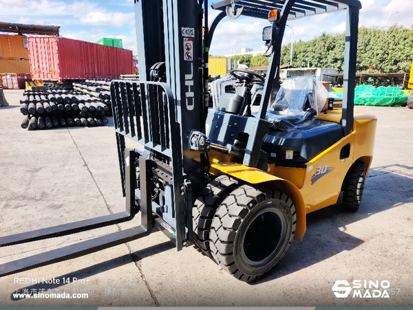 Liberia - 1 Unit CHL CPCD30 Forklift