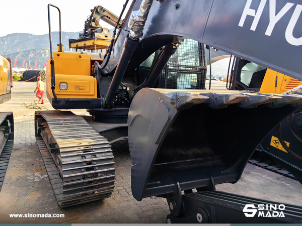 Algeria - 2 Units HYUNDAI HX220HD Excavators