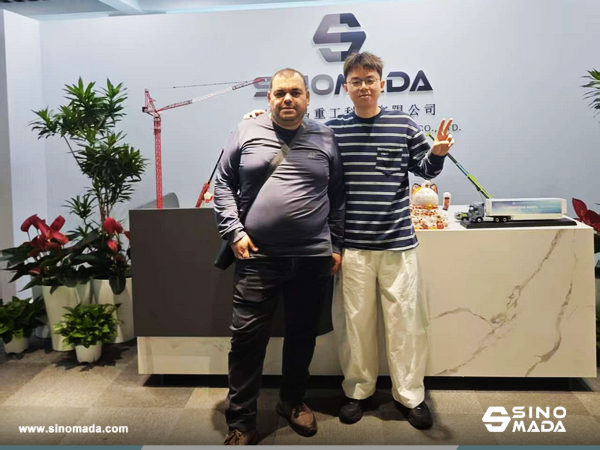 Algeria Customers Visited HOWO Factory & SINOMADA Office