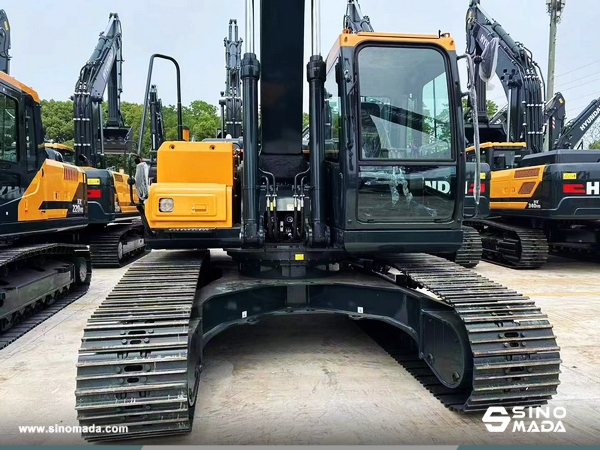 Guatamala - 1 Unit HYUNDAI HX220HD Crawler Excavator