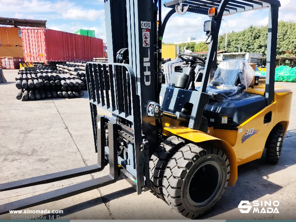 Sierra Leone - 1 Unit CHL CPCD30 Forklift