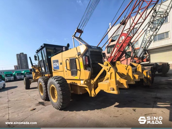 Mexico - 6 Units CAT 320GX Excavators & 1 XCMG XP263 Road Roller & 1 SEM 922F Motor Grader